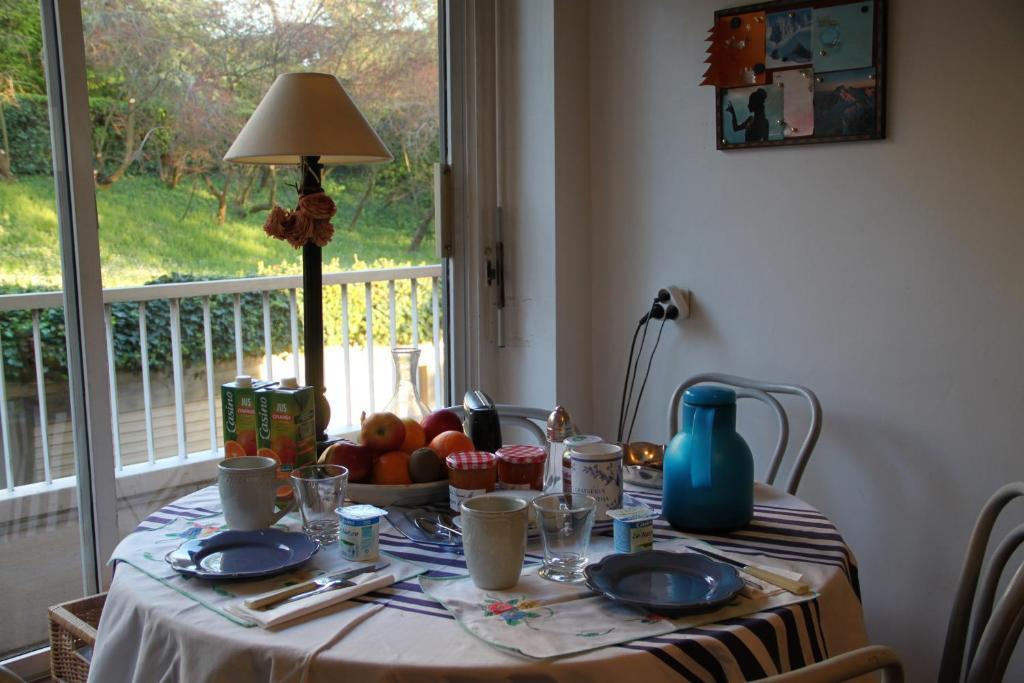 Les Hauts De Perrache Bed and Breakfast Sainte-Foy-lès-Lyon Δωμάτιο φωτογραφία